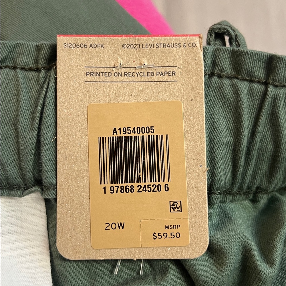 NWT Levi’s Ankle Length Green Khaki Jogger Pants w/ Elastic Waist- 20W - Picture 10 of 11